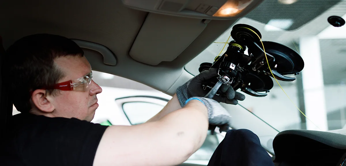 Профессиональная замена лобового стекла